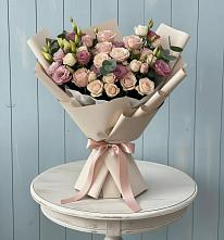 Букет цветов из:  Розы и Лизиантусы в Эндирее