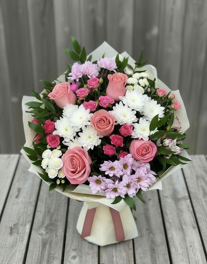 Букет цветов из: Альстромерии, Гвоздики, Розы и Хризантемы в Эндирее