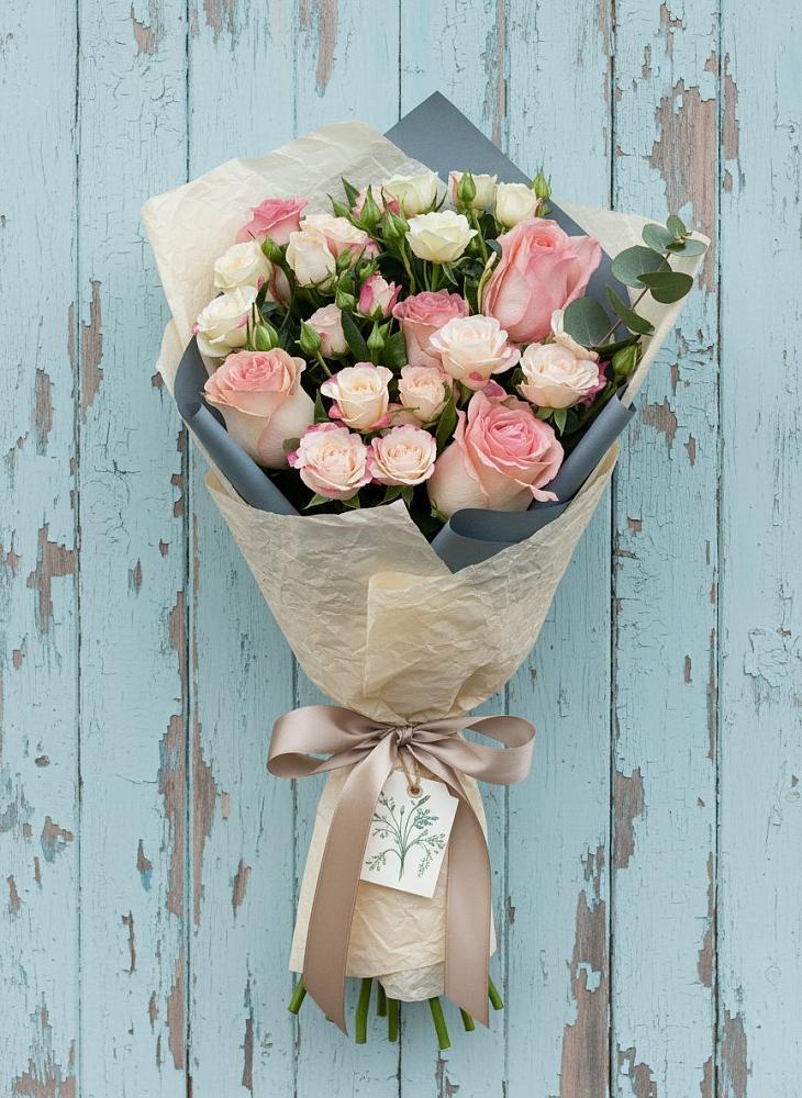 Букет цветов из: Розы в Эндирее