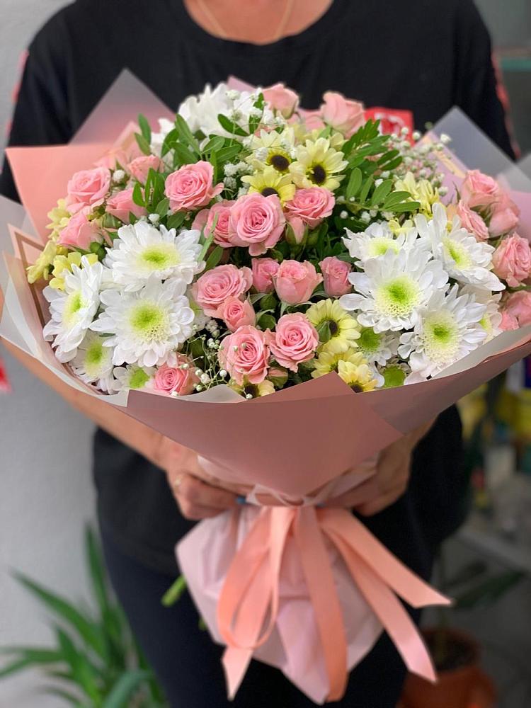 Букет цветов из: Розы и Хризантемы в Эндирее