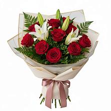 Букет цветов из:  Лилии и Розы в Эндирее