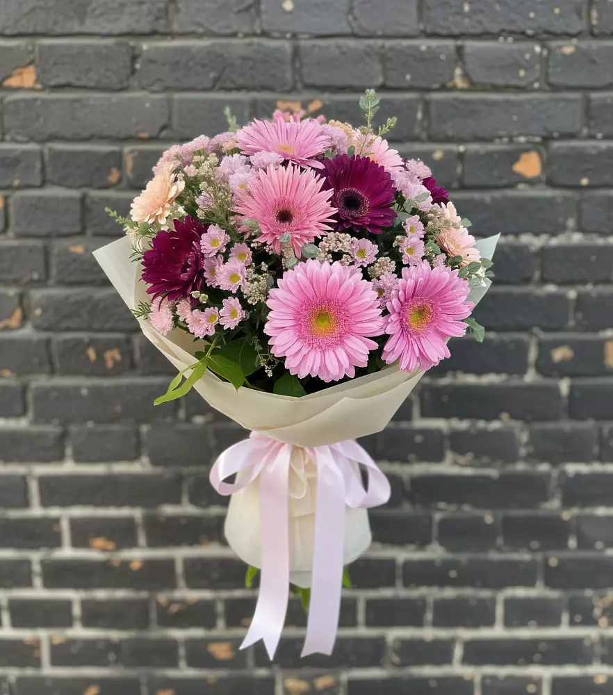 Букет цветов из: Герберы и Хризантемы в Эндирее