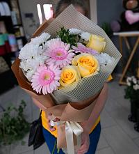 Букет цветов из:  Герберы, Розы и Хризантемы в Эндирее