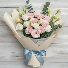 Букет цветов из:  Лизиантусы #REPLACE_PRED# Эндирее