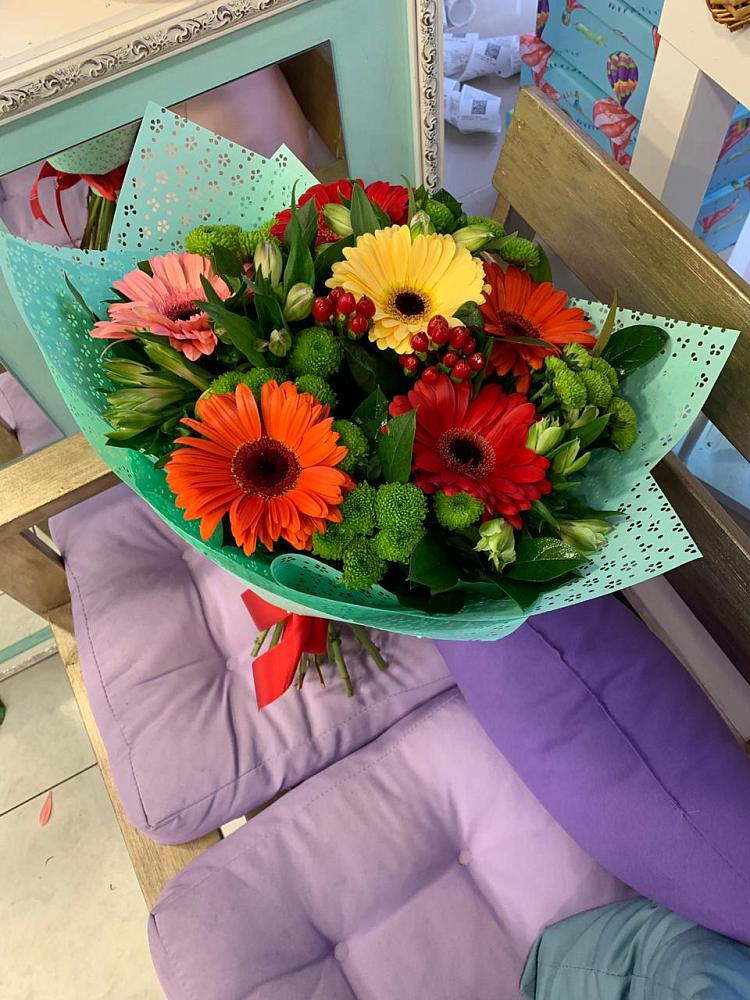 Букет цветов из: Герберы, Хризантемы и Альстромерии в Эндирее