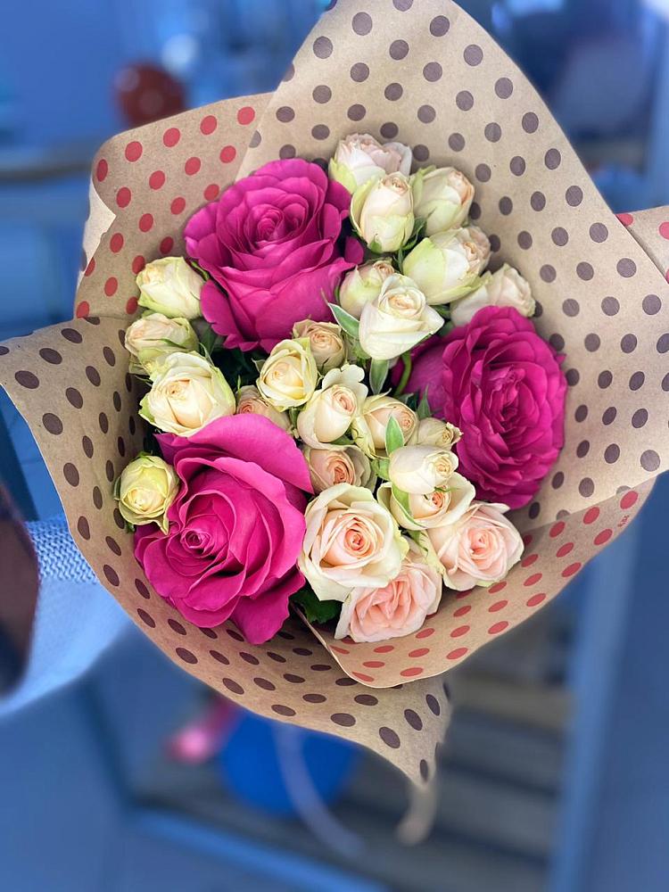 Букет цветов из: Розы в Эндирее