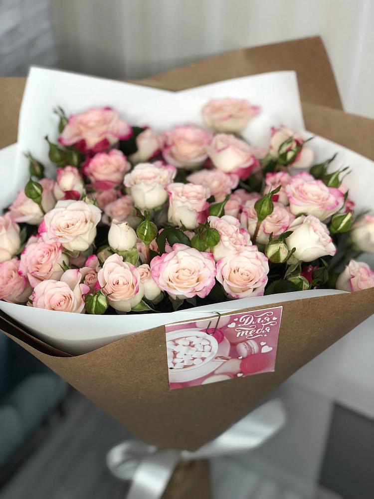 Букет цветов из: Розы в Эндирее