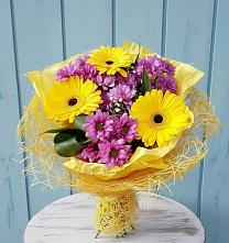 Букет цветов из:  Хризантемы и Герберы в Эндирее