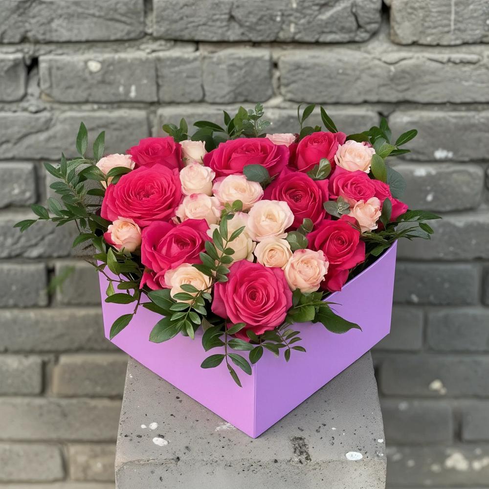 Цветочная композиция из Розы в коробке в Эндирее