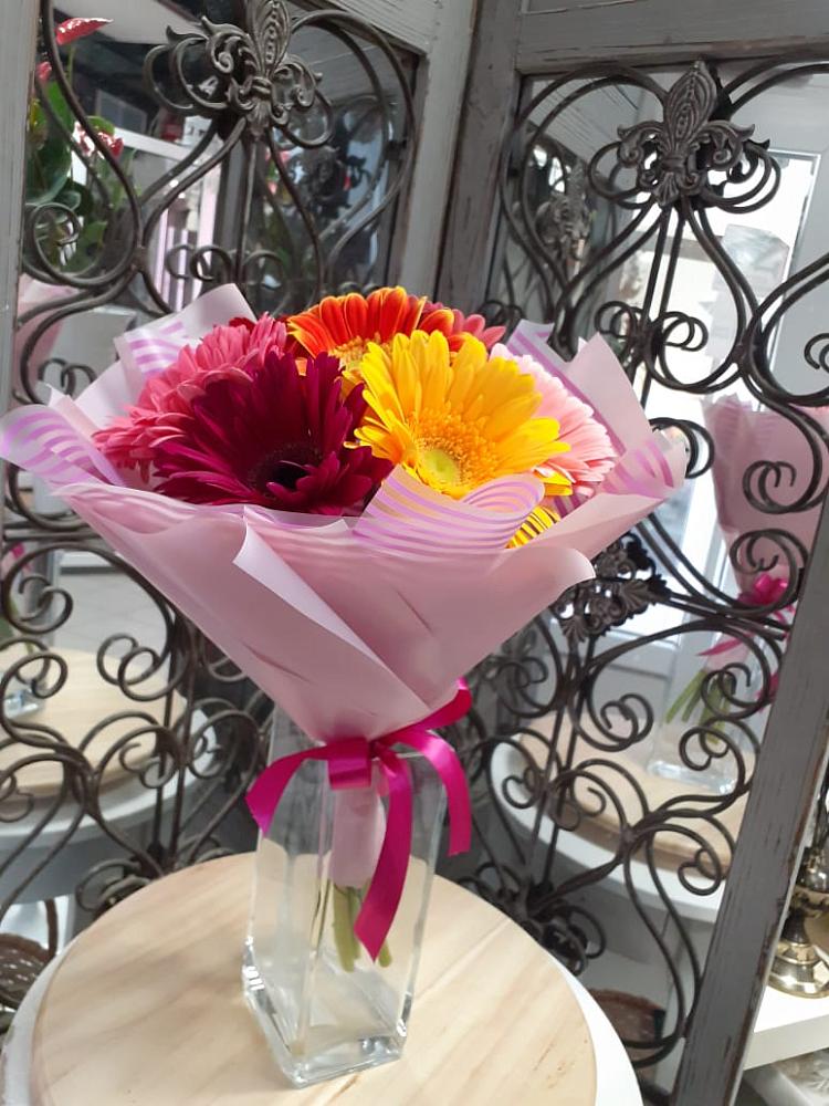 Букет цветов из: Герберы в Эндирее