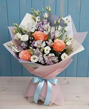Букет цветов из:  Лизиантусы, Розы, Альстромерии и Гипсофила в Эндирее