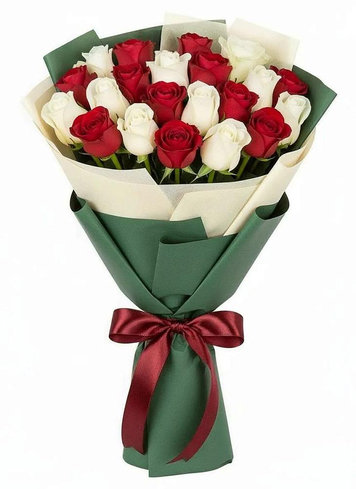Букет Микс из красных и белых роз в Эндирее