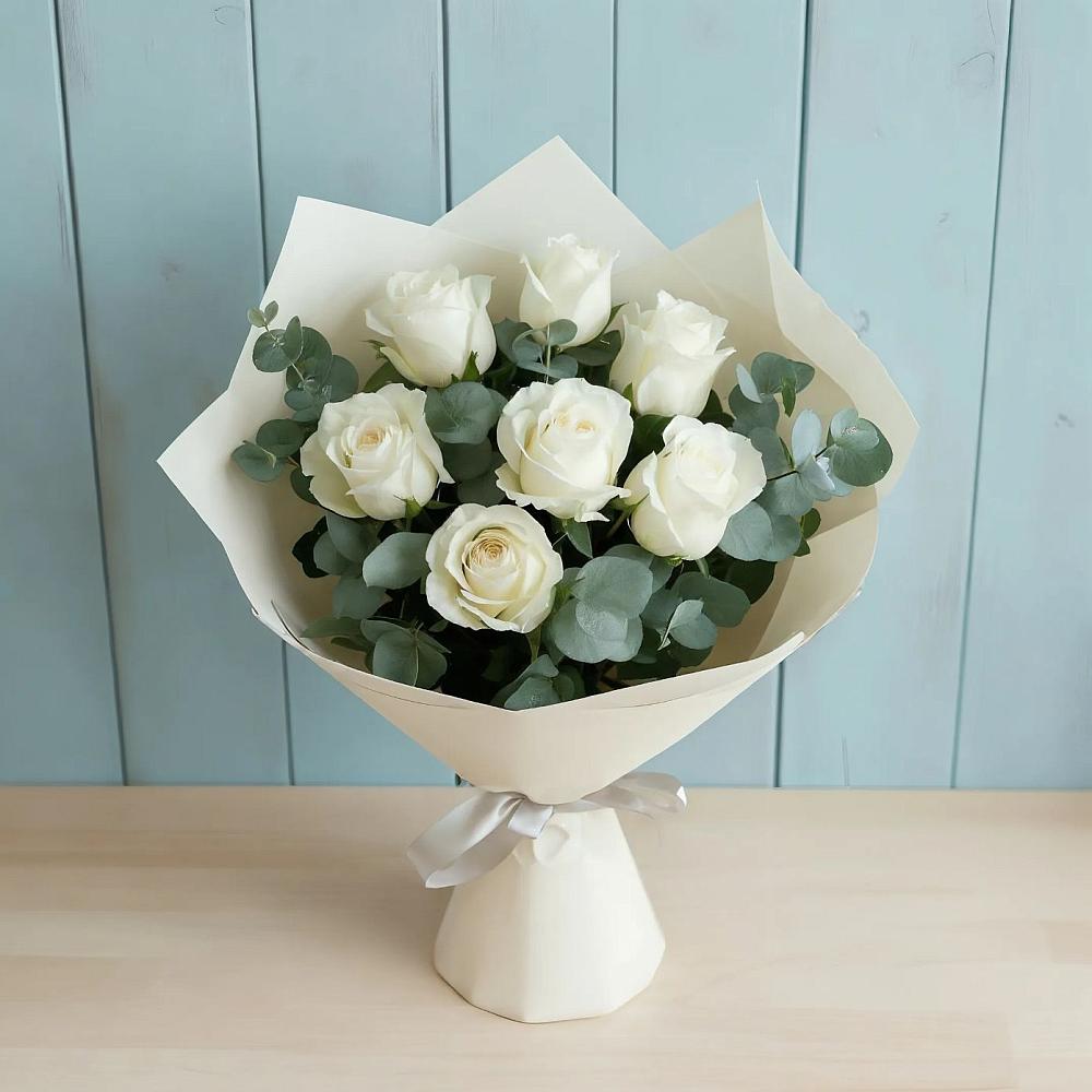 Букет Белые розы в Эвкалипте в Эндирее