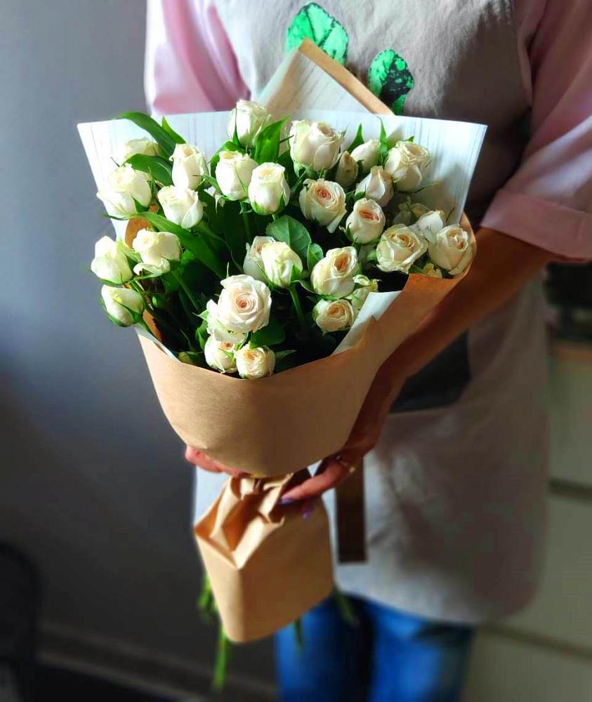 Букет цветов из: Розы в Эндирее
