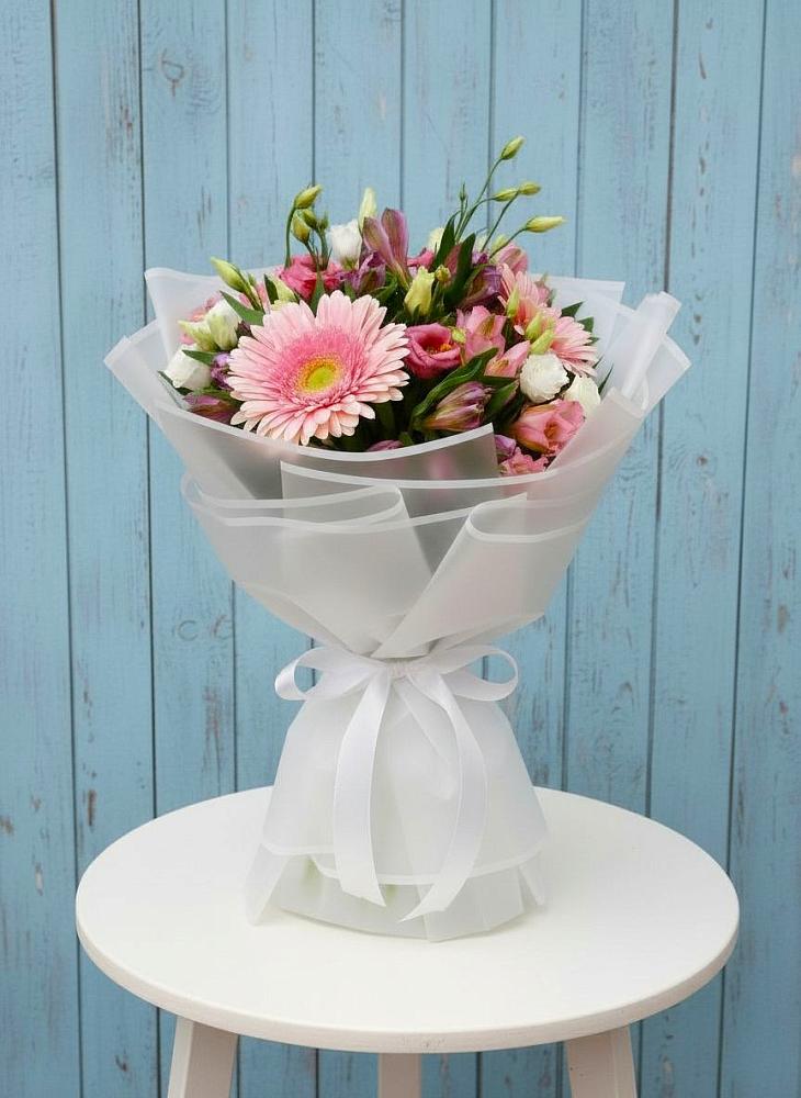 Букет цветов из: Герберы, Альстромерии и Лизиантусы в Эндирее