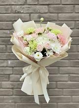 Букет цветов из:  Гвоздики, Розы, Лизиантусы и Хризантемы в Эндирее