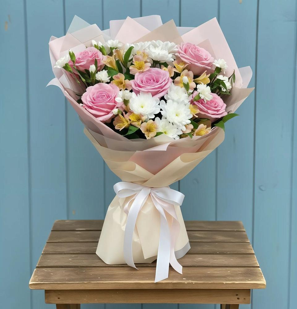 Букет цветов из: Гвоздики, Орхидеи и Розы в Эндирее