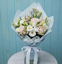 Букет цветов из:  Розы и Лизиантусы в Эндирее