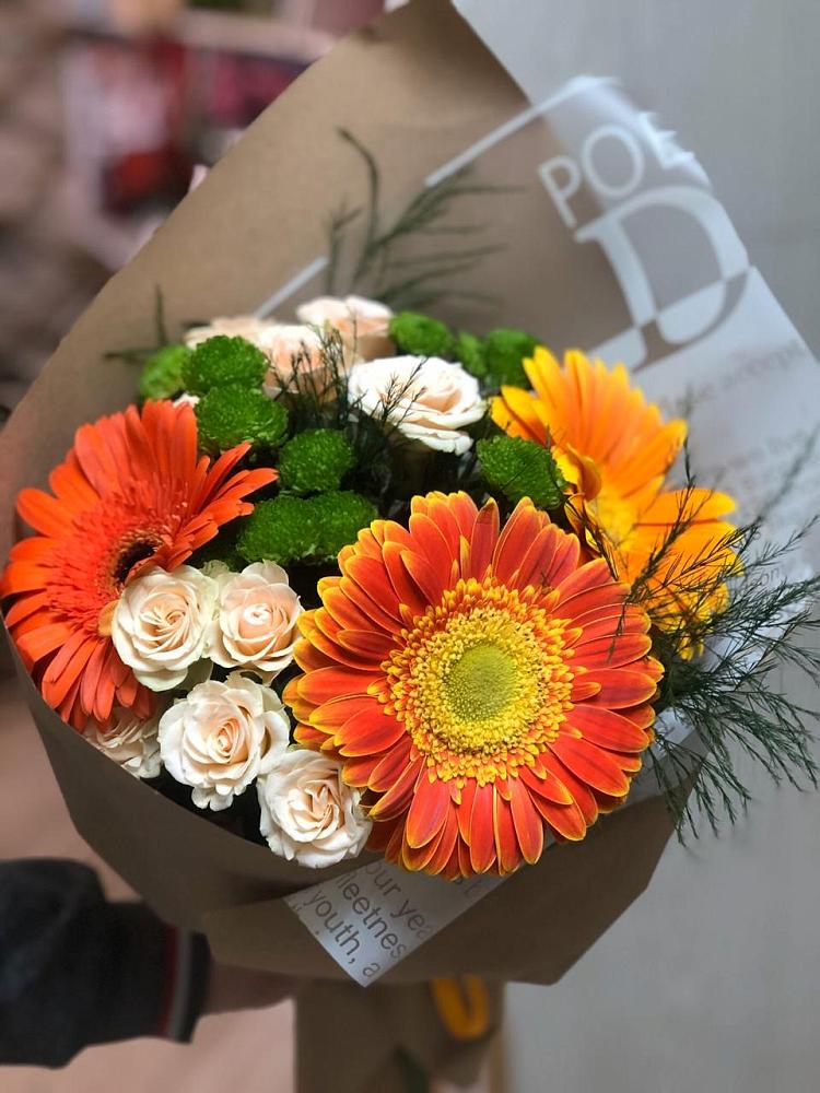Букет цветов из: Герберы, Хризантемы и Розы в Эндирее