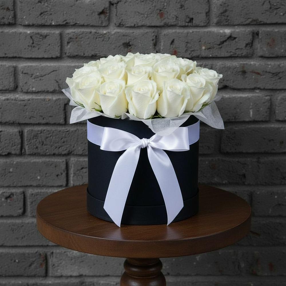 Цветочная композиция из Розы в шляпной коробке в Эндирее