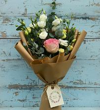 Букет цветов из:  Розы и Лизиантусы в Эндирее