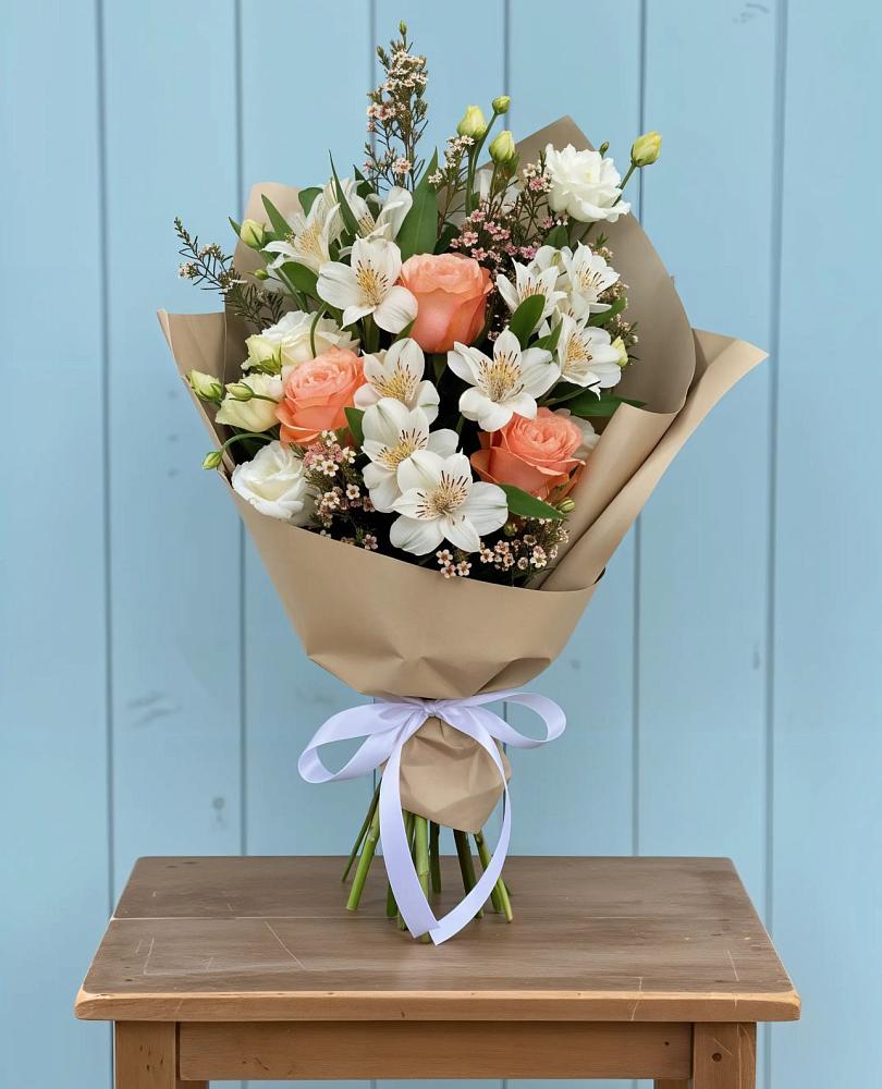 Букет цветов из: Альстромерии, Лизиантусы, Розы и Хризантемы в Эндирее